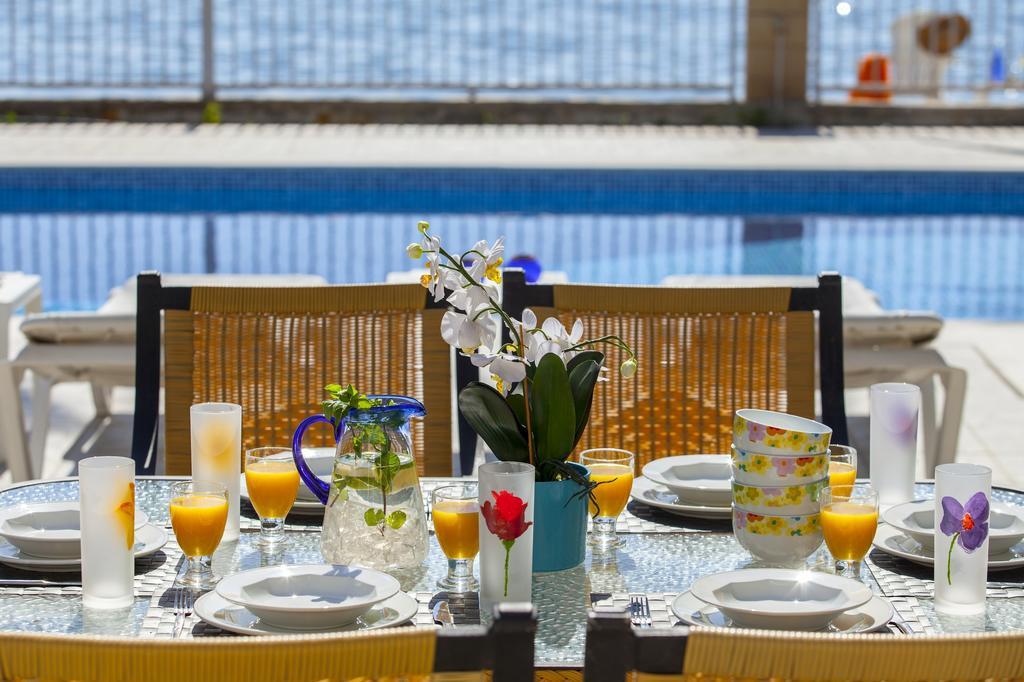 Meneou Beachfront Villa Sunset Перволія Номер фото