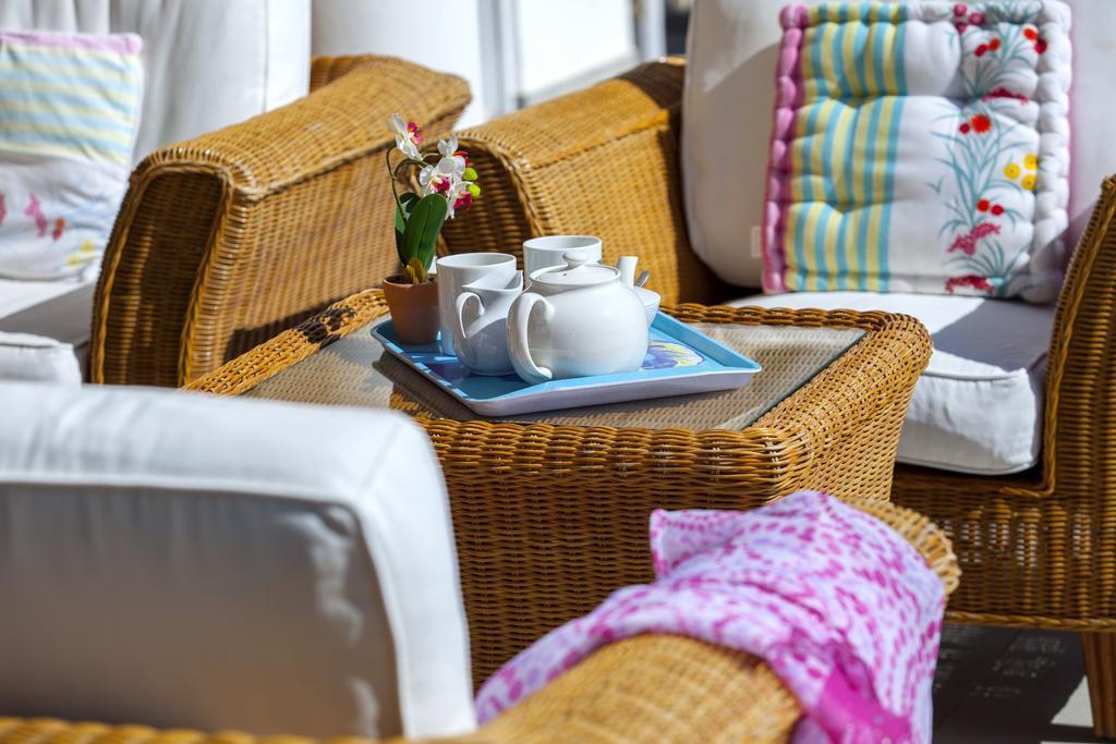 Meneou Beachfront Villa Sunset Перволія Номер фото